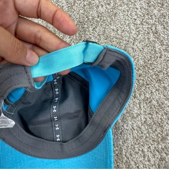 NWT Under Armour Women’s Blue Cap Hat One Size - Picture 4 of 9